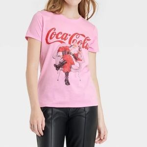 Coca Cola Pink‎ Sitting Santa Tee Shirt. Size Medium. NWT.
